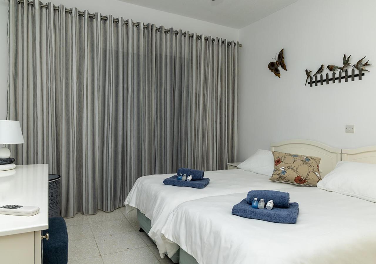 105 Kings Palace - Fabulous 2 Bed, 2 Bath, Large Patio With Garden - Sea Views Paphos Kültér fotó