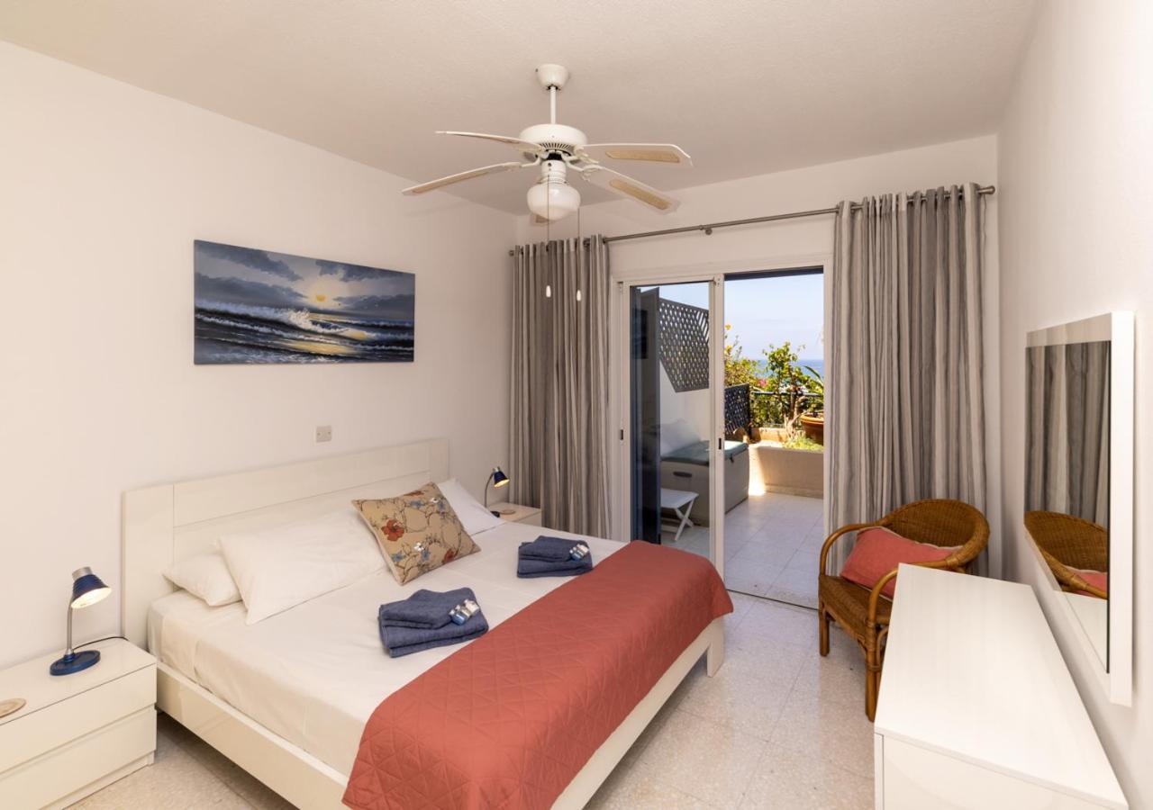 105 Kings Palace - Fabulous 2 Bed, 2 Bath, Large Patio With Garden - Sea Views Paphos Kültér fotó