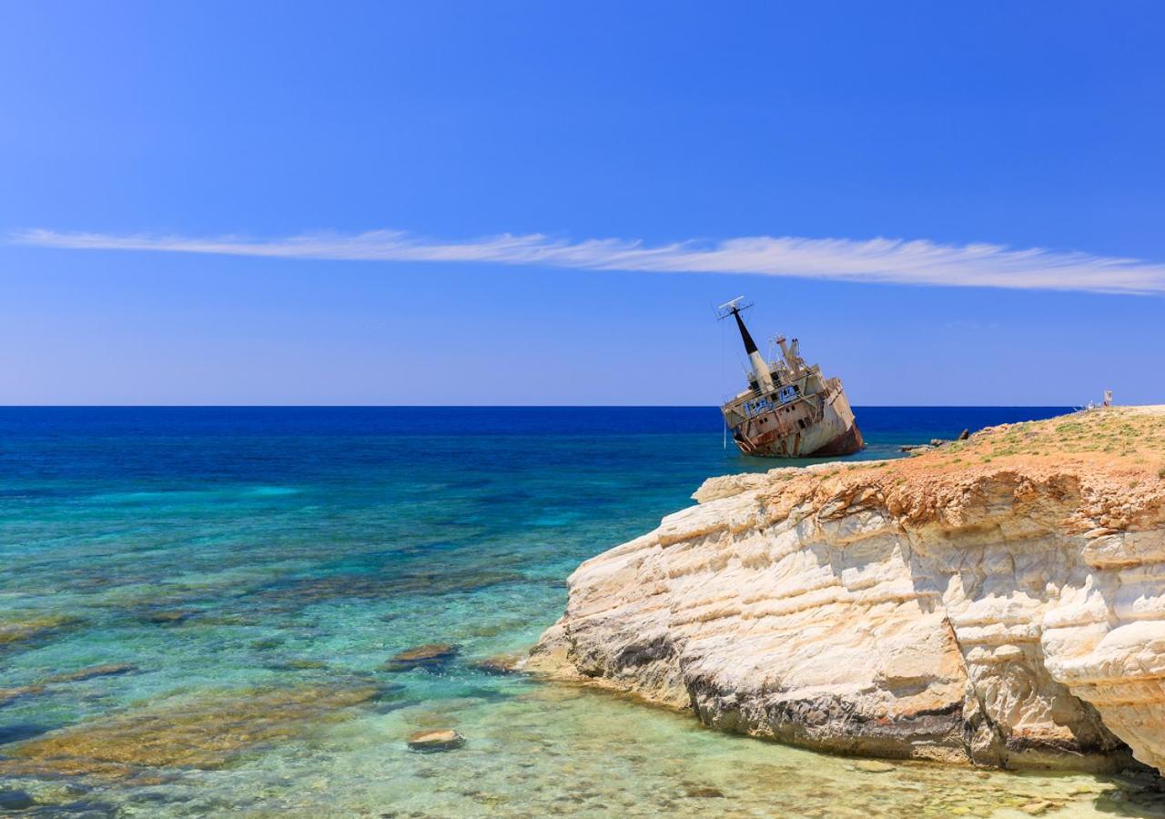 105 Kings Palace - Fabulous 2 Bed, 2 Bath, Large Patio With Garden - Sea Views Paphos Kültér fotó