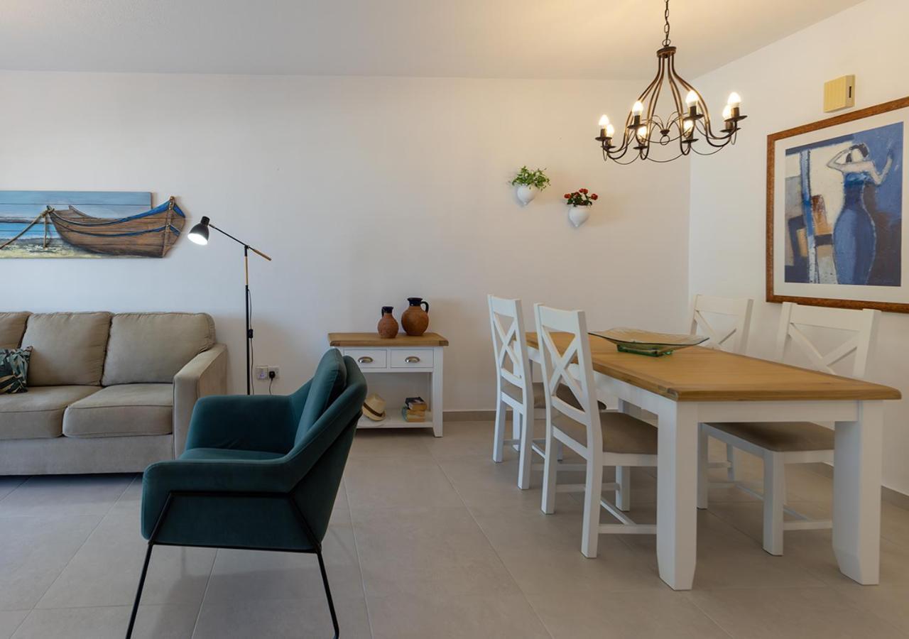 105 Kings Palace - Fabulous 2 Bed, 2 Bath, Large Patio With Garden - Sea Views Paphos Kültér fotó