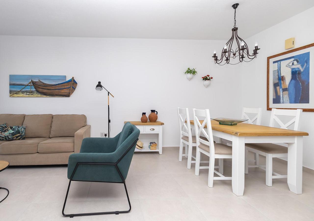 105 Kings Palace - Fabulous 2 Bed, 2 Bath, Large Patio With Garden - Sea Views Paphos Kültér fotó