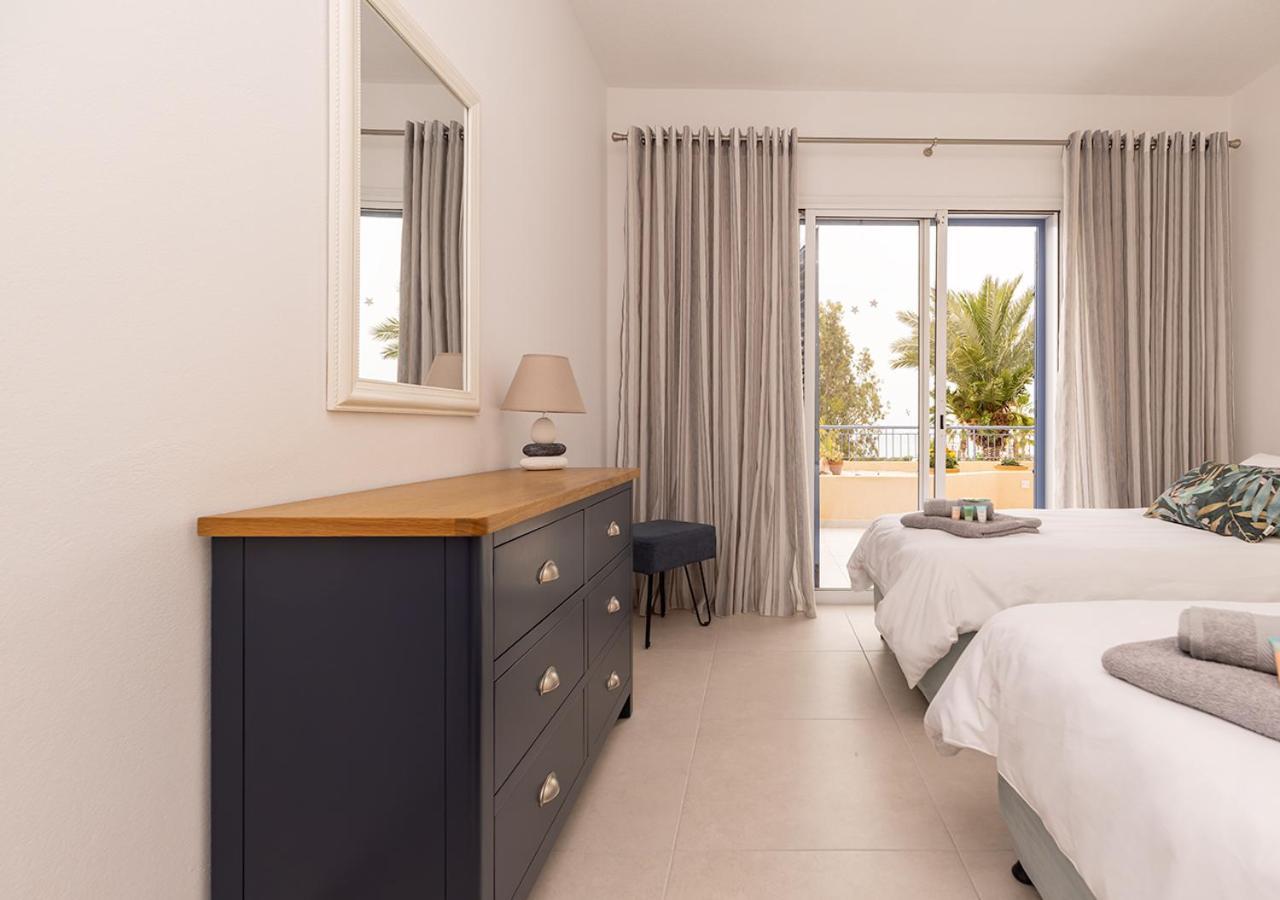 105 Kings Palace - Fabulous 2 Bed, 2 Bath, Large Patio With Garden - Sea Views Paphos Kültér fotó
