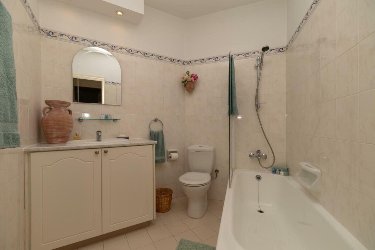 105 Kings Palace - Fabulous 2 Bed, 2 Bath, Large Patio With Garden - Sea Views Paphos Kültér fotó
